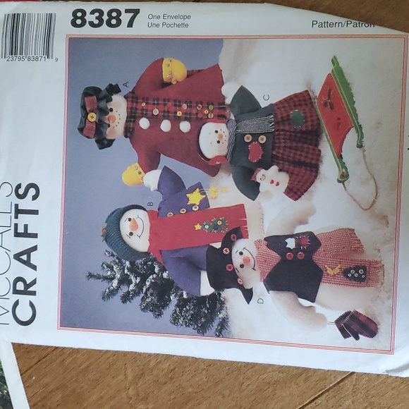 Bundle of vintage holiday craft patterns - Picture 2 of 9